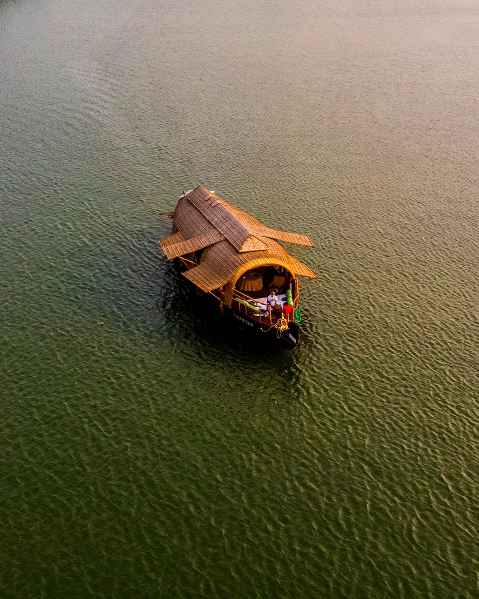 Spice Coast Cruises - Houseboat Hotel Alappuzha Exterior photo